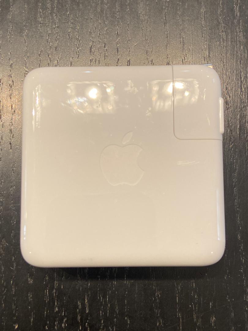 Q13 Apple純正 電源アダプタ 67W A2518 MagSafe 3