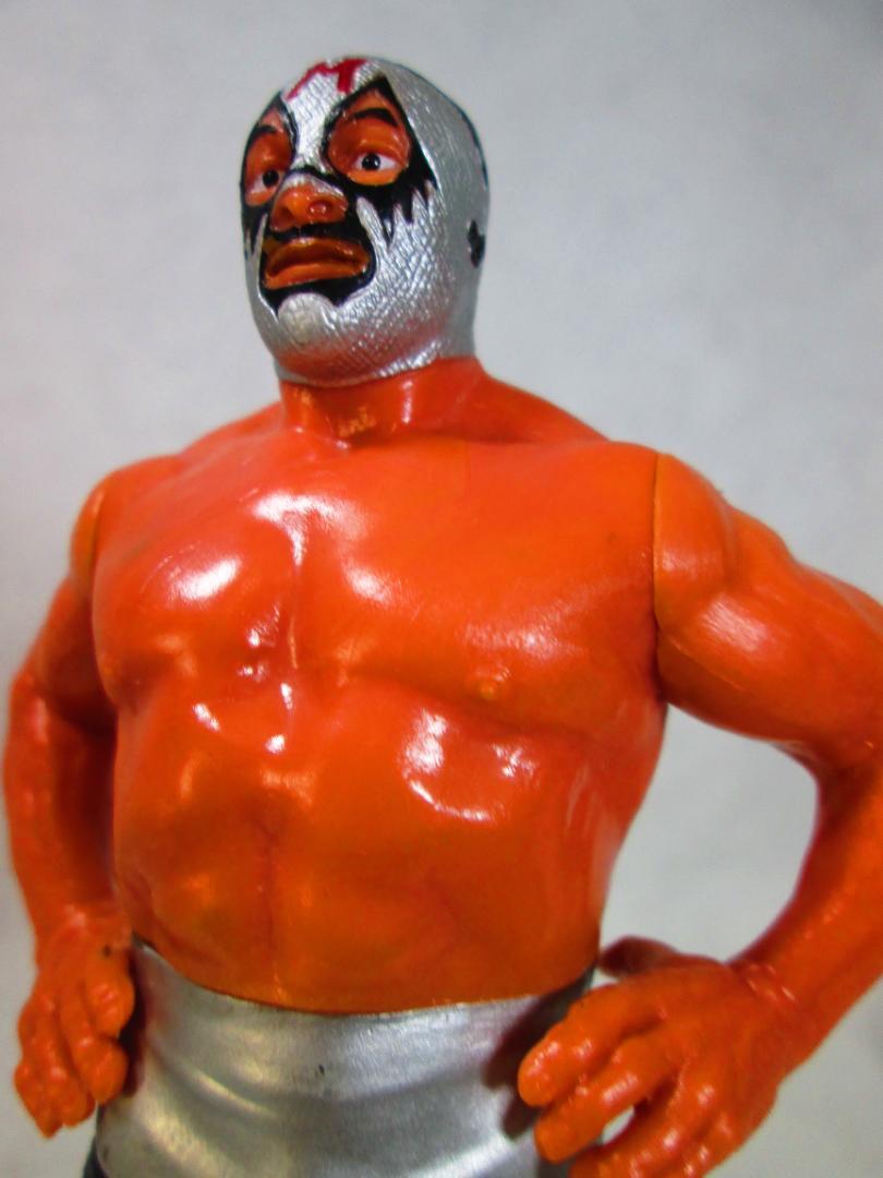 ミル・マスカラス フィギュア　MIL MASCARAS 仮面貴族 悪魔仮面