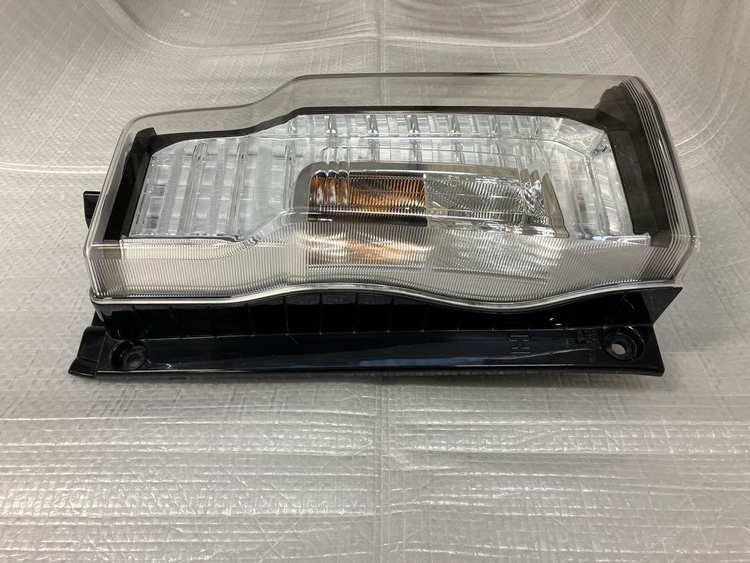 ♦︎ダイハツ　タントカスタムLA600S右純正テール♦︎インナーブラックタイプ♦︎