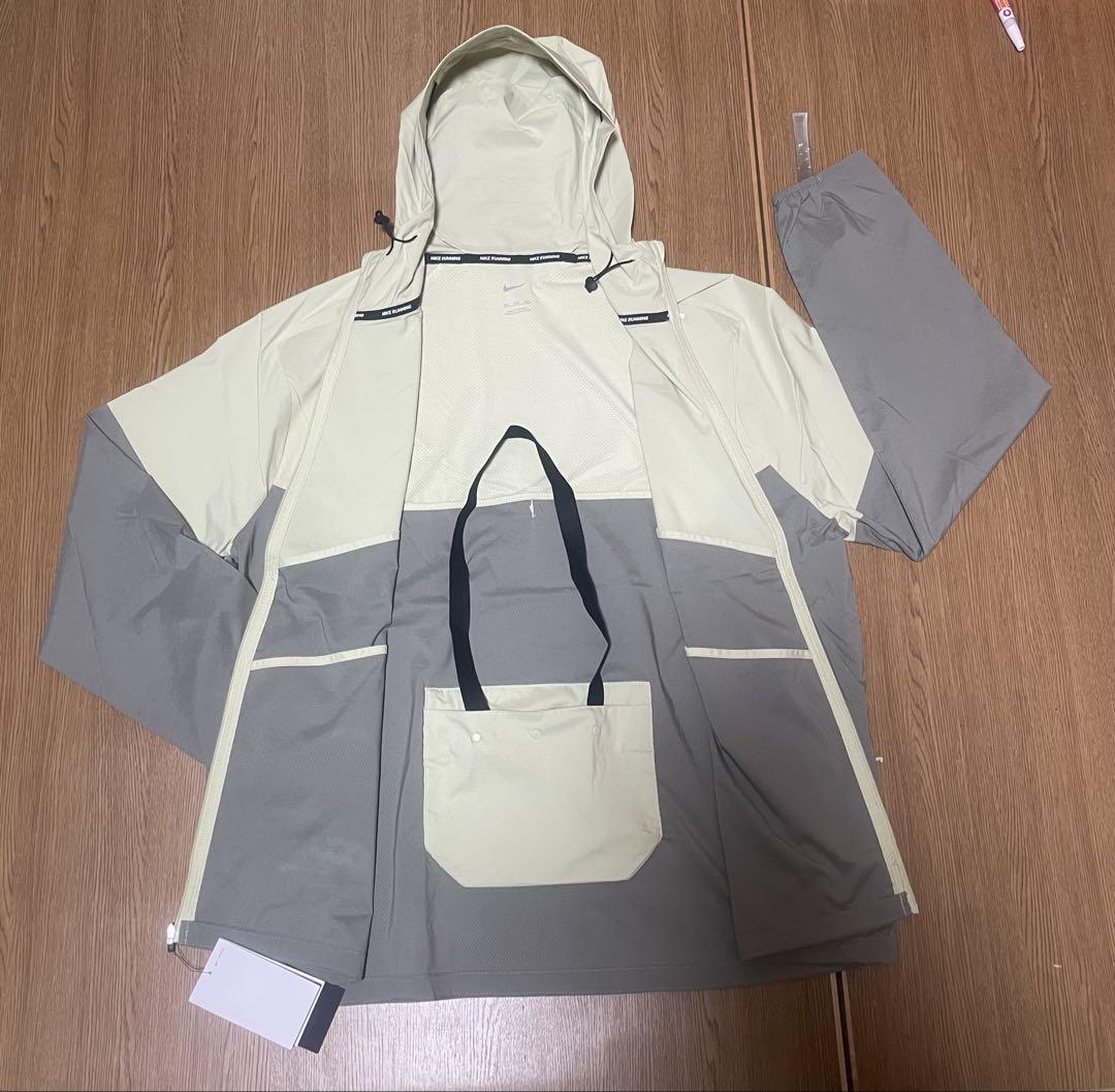 未使用メンズ　Mサイズ　NIKE ランニングジャケット　 ウインドブレーカー