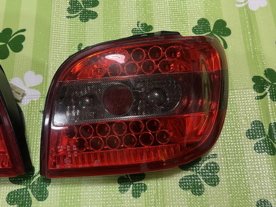 トヨタ　ヴィッツ　社外　テールランプ 赤 LEDデザイン 2個セット