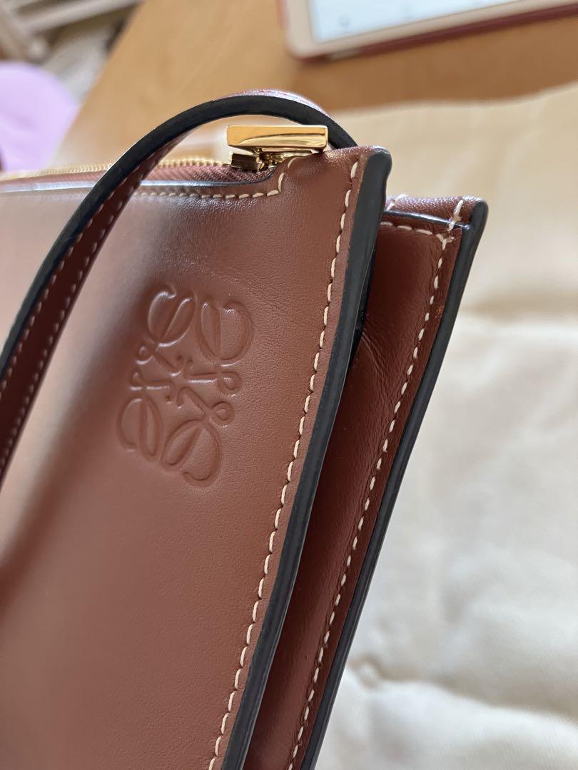 LOEWE ゲートダブルジップポーチ