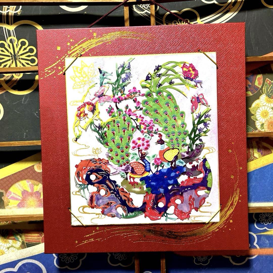 吉祥剪紙彩石宝飾画「吉祥双孔雀　薫風蝶蘭」破魔と魔除け　幸せの孔雀