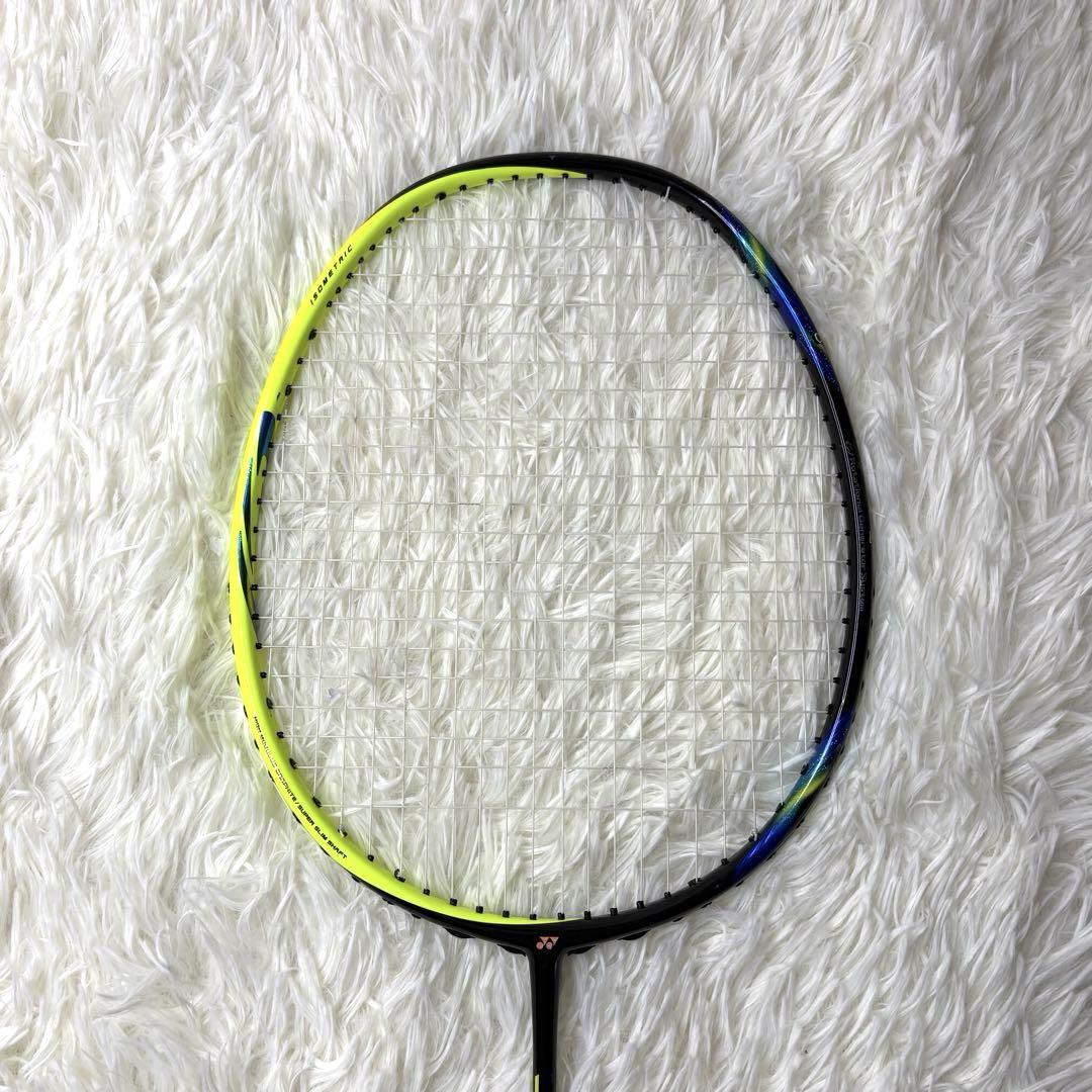 美品✨YONEX ASTROX77 アストロクス バドミントンラケット 3UG4