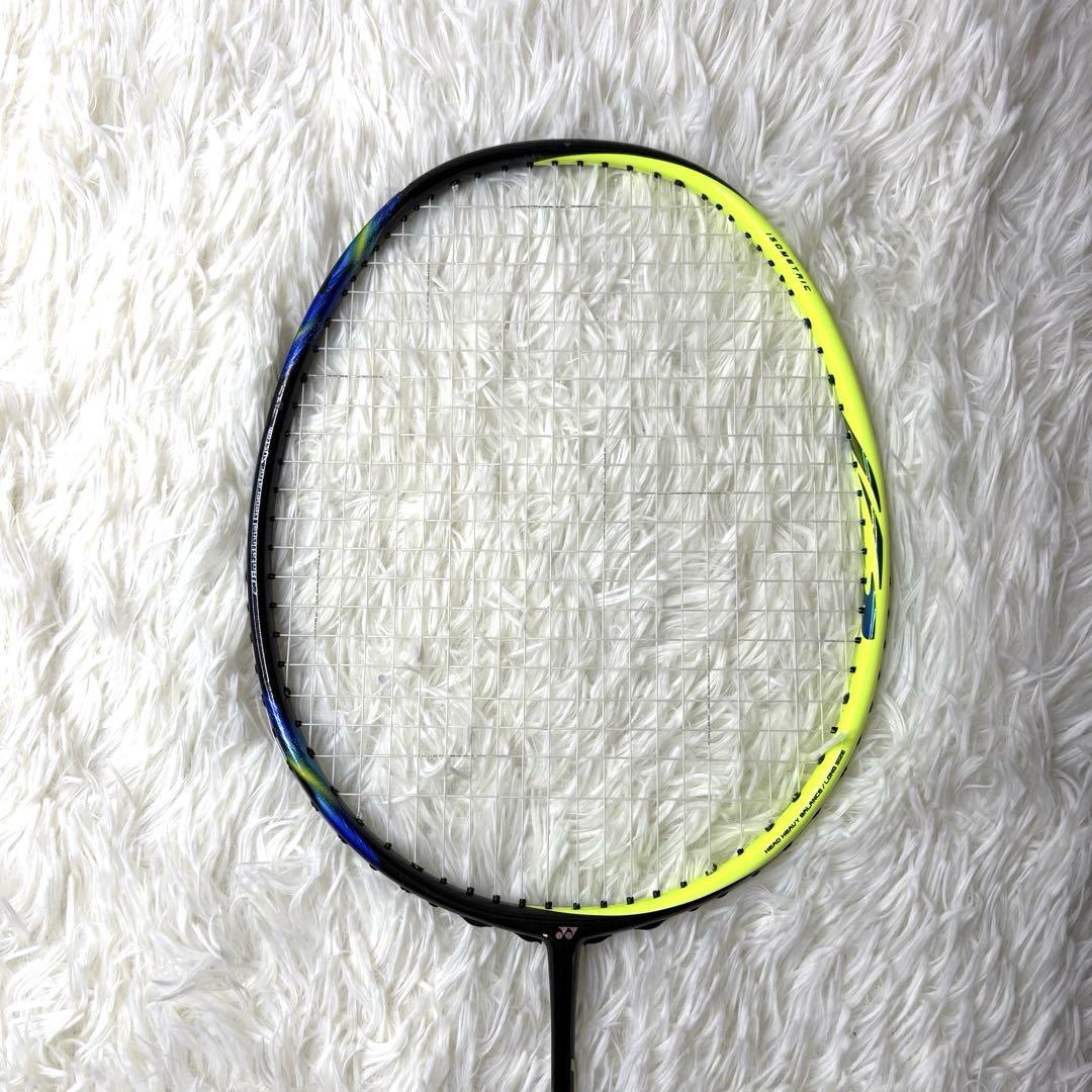 美品✨YONEX ASTROX77 アストロクス バドミントンラケット 3UG4