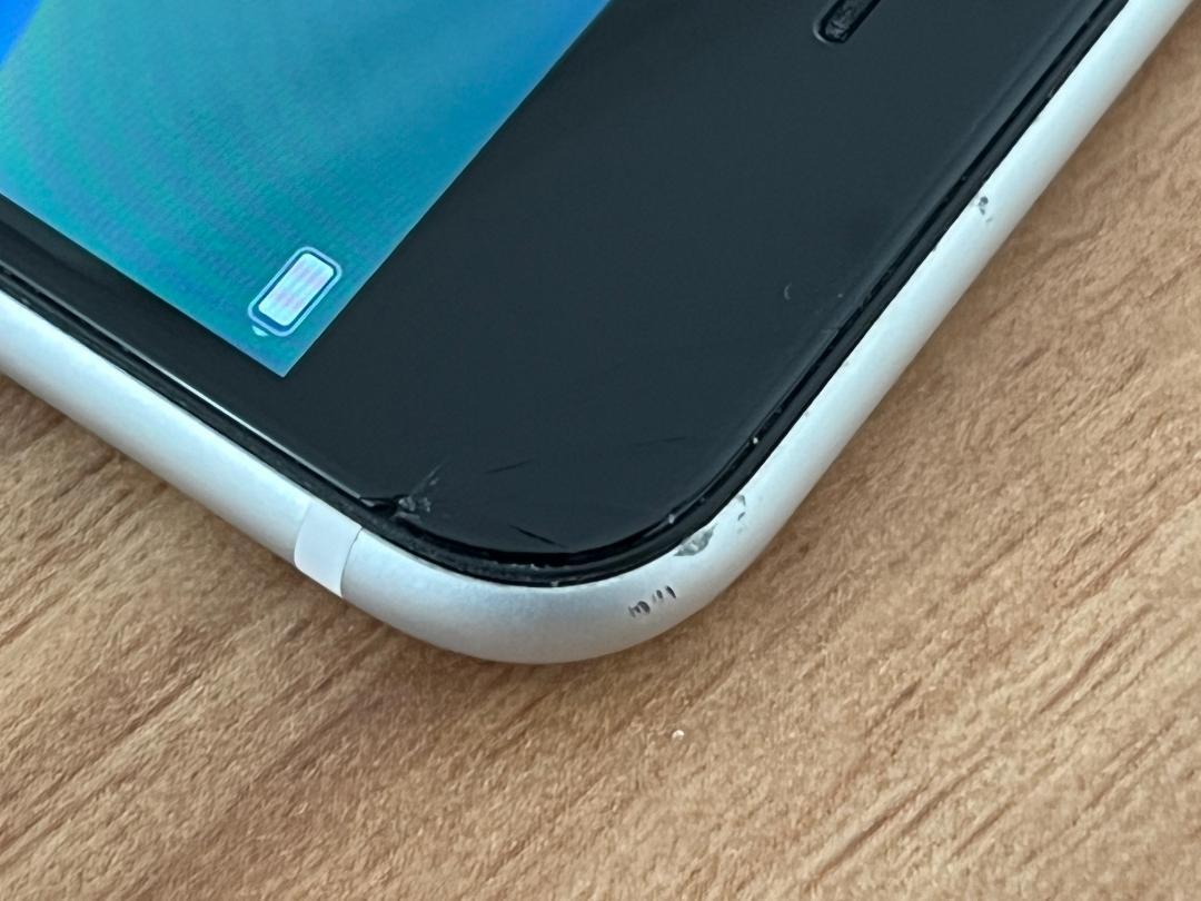iPhone SE 第2世代 128GB SIMフリー ホワイト