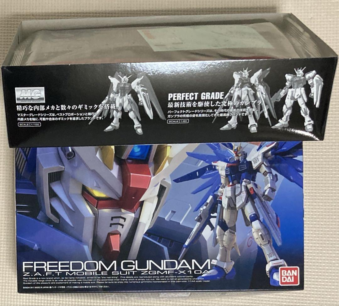 RG 1/144 フリーダムガンダム、デスティニーガンダム 2点セット