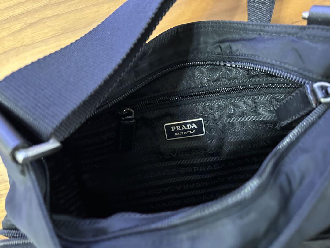 PRADA ブラックナイロンショルダーバッグ PRADA ブラック ナイロン ショルダーバッグ