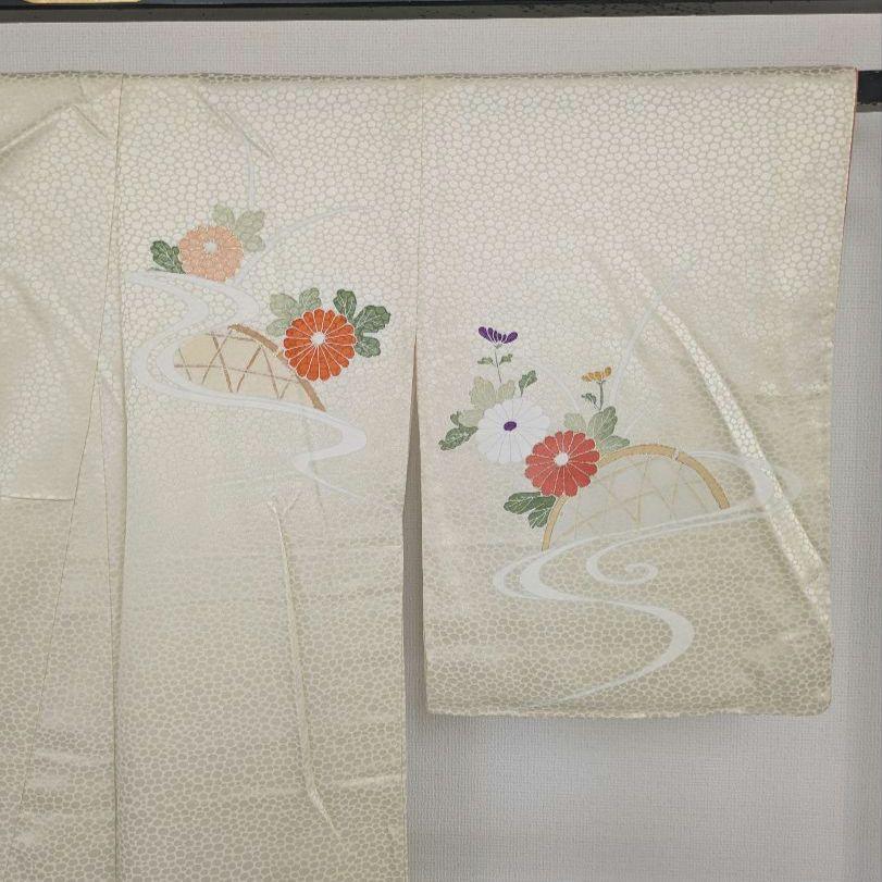 付け下げ 金駒刺繍 綸子 流水に暈し染 独特な地模様 広衿 袷