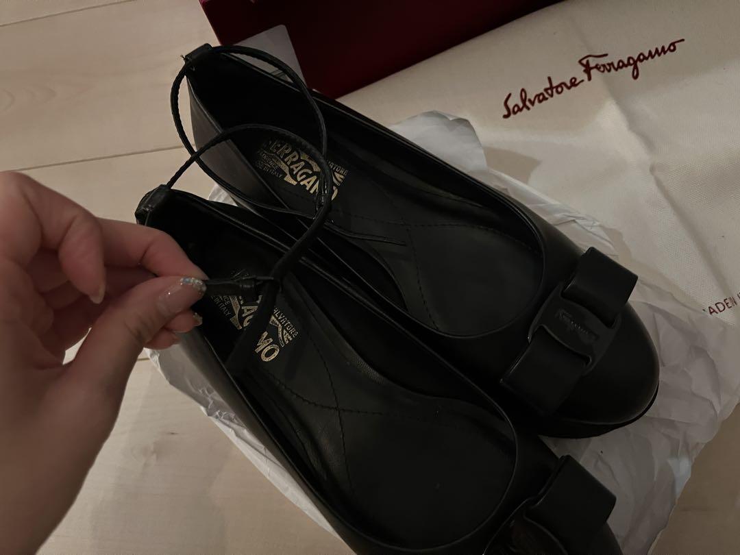 【momo】Salvatore Ferragamoフラットシューズ