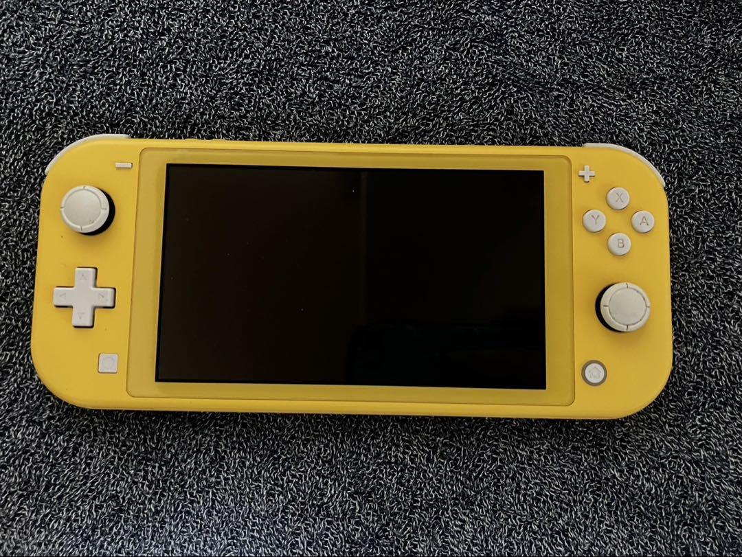 任天堂　Switch ライト