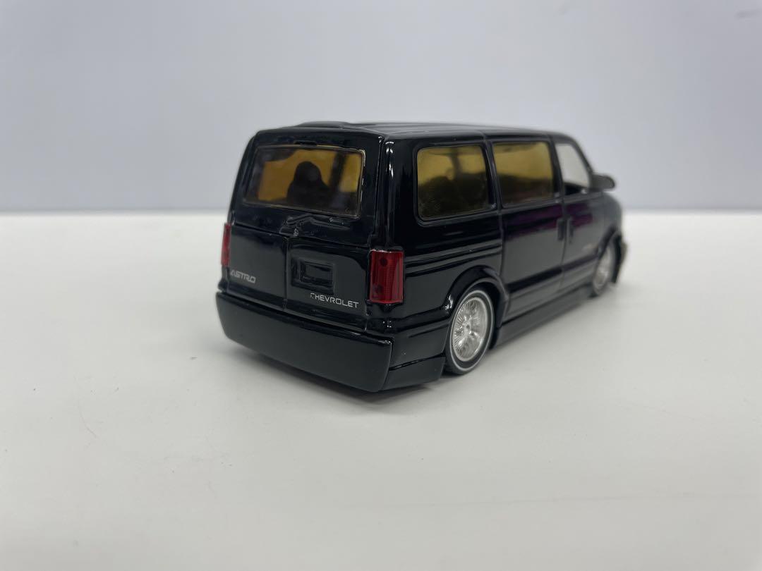 値下げ JadaToys シボレー アストロ 3台セット 1/32 - メルカリ