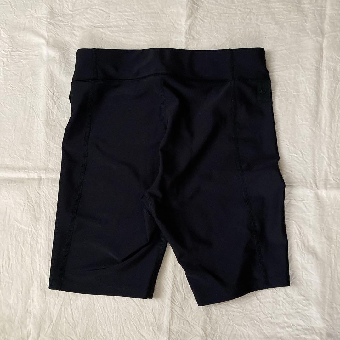 はっぴぃ　新品 NIKEスイムウェア　グレー　キャップ　黒　ゴーグル
