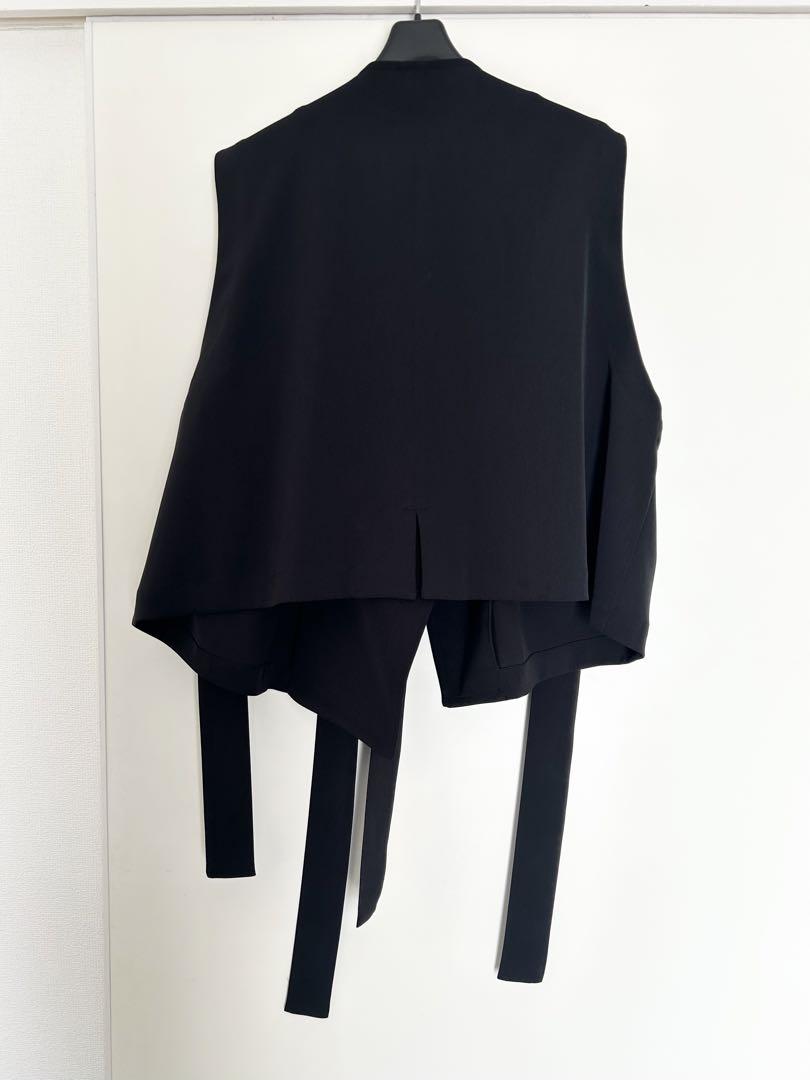 必見美品！　UJOH ウジョー　デザイン　ジレ　ベスト　人気ブラック