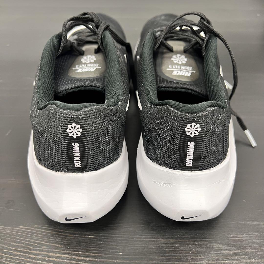 【超美品】NIKE ZOOM FLY5 ブラック&ホワイト ランニングシューズ