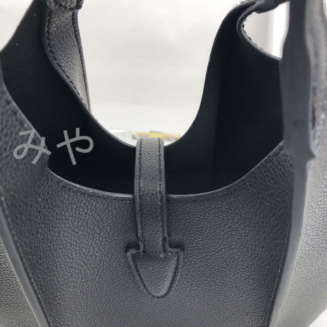 トッズ Tタイムレス レザー トートバッグ ブラック トッズ Tタイムレス レザー トートバッグ ブラック