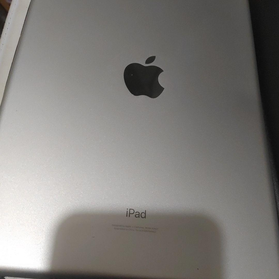 Apple iPad 本体 日本語設定 スタンドになるケース付属 Apple iPad 本体 日本語設定 スタンドになるケース付属