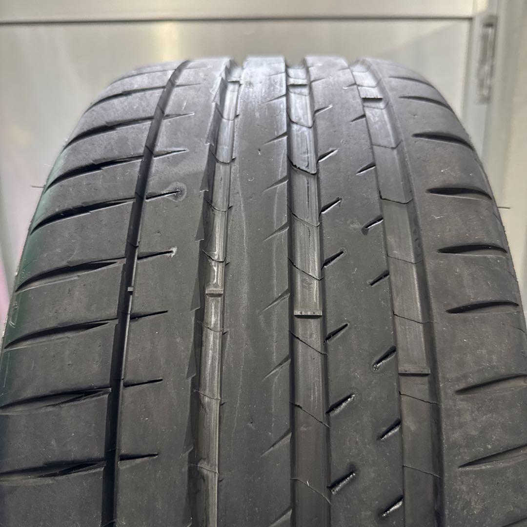 ミシュラン パイロットスポーツ 4S 245/35ZR19 (93Y)