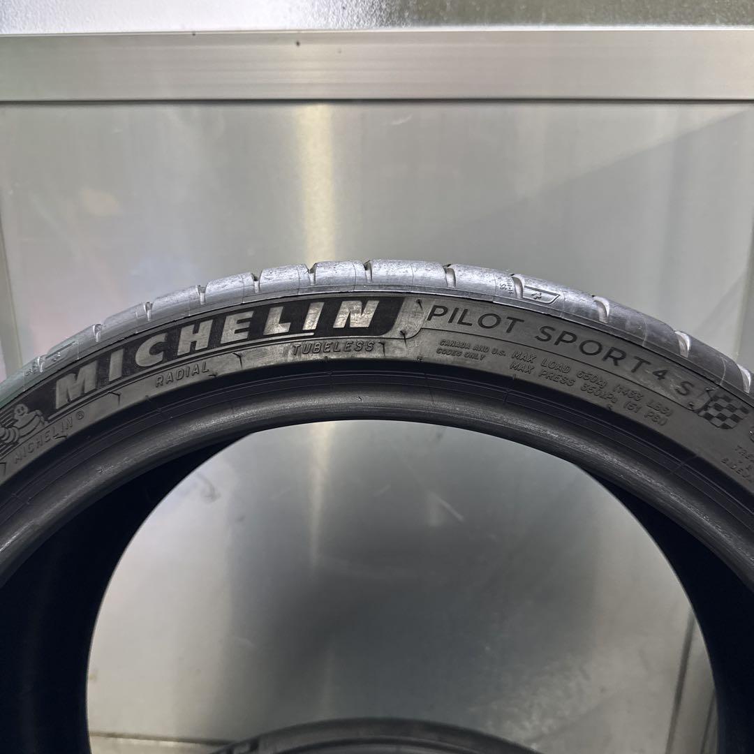 ミシュラン パイロットスポーツ 4S 245/35ZR19 (93Y)