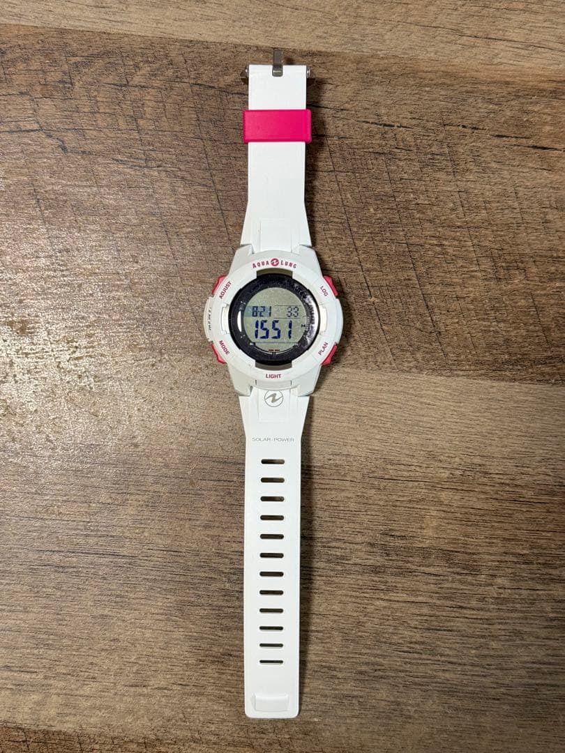 AQUA LUNG カルムプラスWH/PKダイブコンピュータ 使用1本極美品
