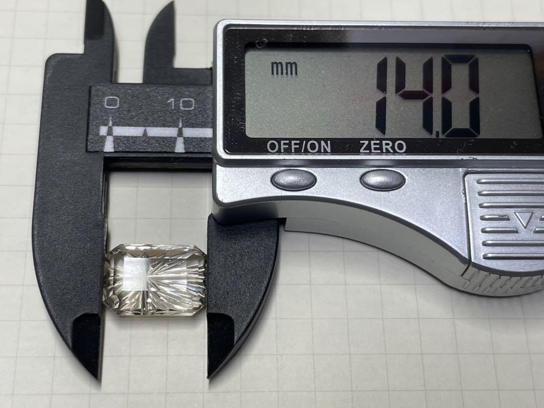 甲州貴石切子 PlusThree　スモーキークォーツ　14×10　昴　シミズ貴石