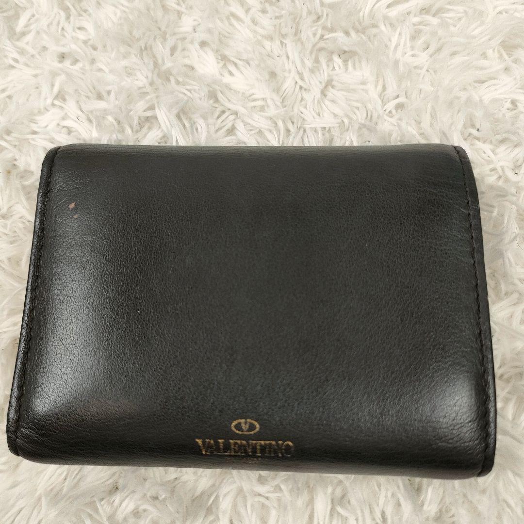 付属品完備✨ヴァレンティノガラヴァーニ 三つ折り財布 ロックスタッズ ブラック - メルカリ 付属品完備✨ヴァレンティノガラヴァーニ 三つ折り財布 ロックスタッズ ブラック - メルカリ