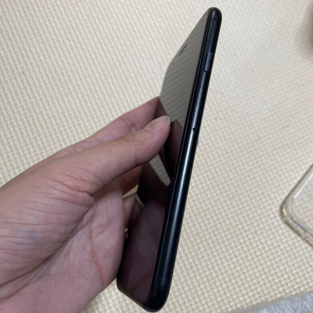 【新品 未使用 日本製】 iPhone SE 第2世代 (SE2) ブラック 64 GB docomo