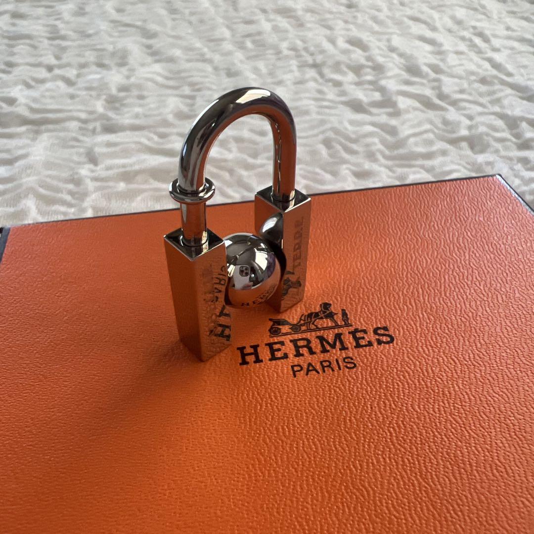 HERMES エルメス カデナ 2001 地球 テラ シルバー 限定品