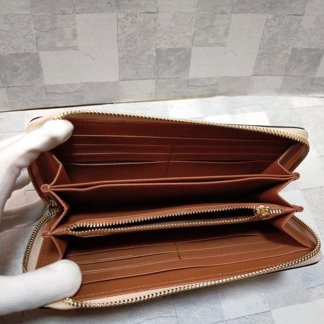 新品未使用 COACH ラウンドファスナー 花柄 長財布