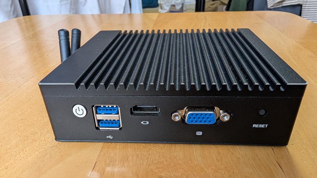 Skynew ファンレス ミニPC/LAN x 4/SSD 32GB/IN-1