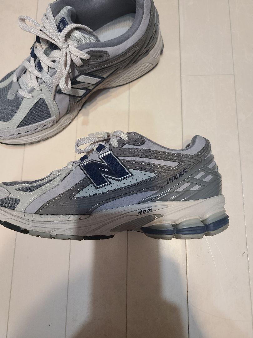 new balance　グレー　ニューバランスアジア限定カラー