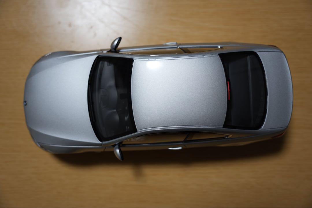 京商　1/18  BMW 330i Coupe E92 シルバー