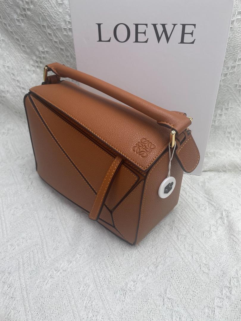 【値下げしました！】LOEWE ブラウンレザー ショルダーバッグ LOEWE ブラウンレザーショルダーバッグ