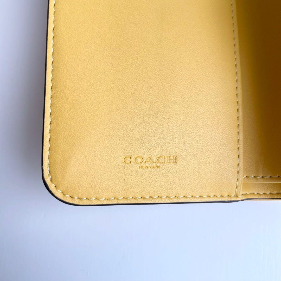 ほぼ新品 COACH コーチ 二つ折り財布 タビー ミディアム ウォレット 黄色