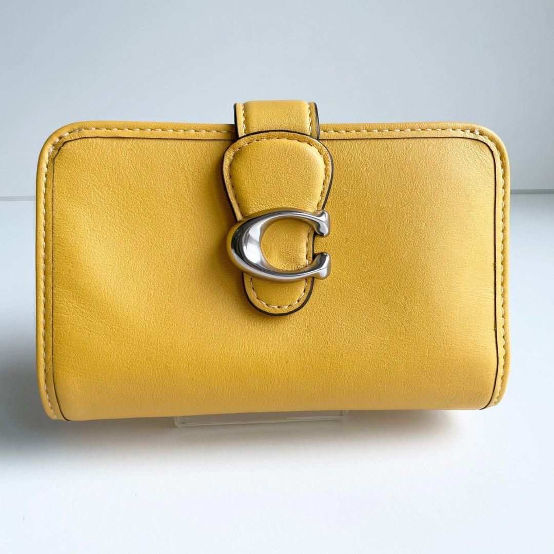 ほぼ新品 COACH コーチ 二つ折り財布 タビー ミディアム ウォレット 黄色