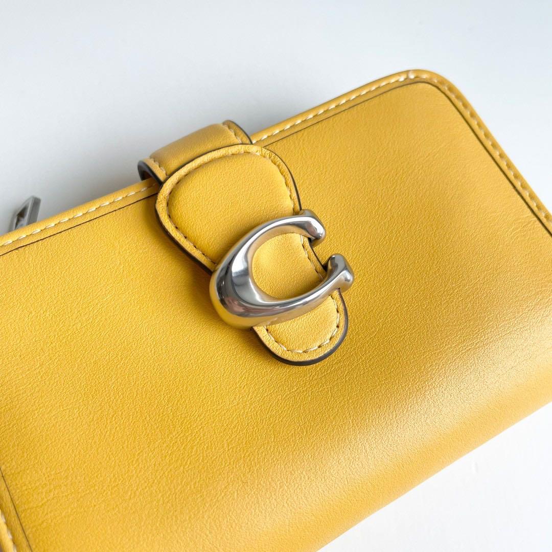 ほぼ新品 COACH コーチ 二つ折り財布 タビー ミディアム ウォレット 黄色