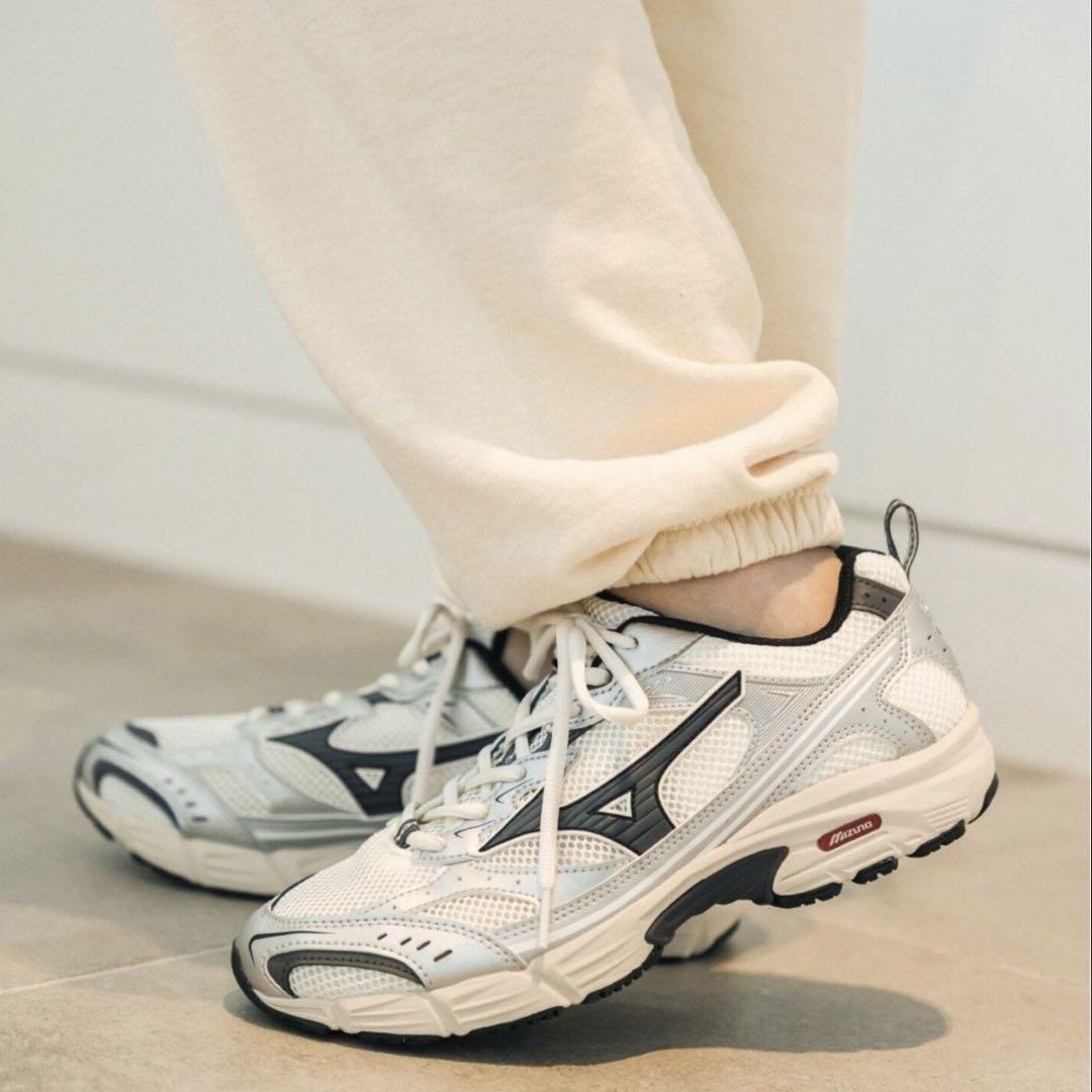 新品　MIZUNO / ミズノ限定 MXR スニーカー