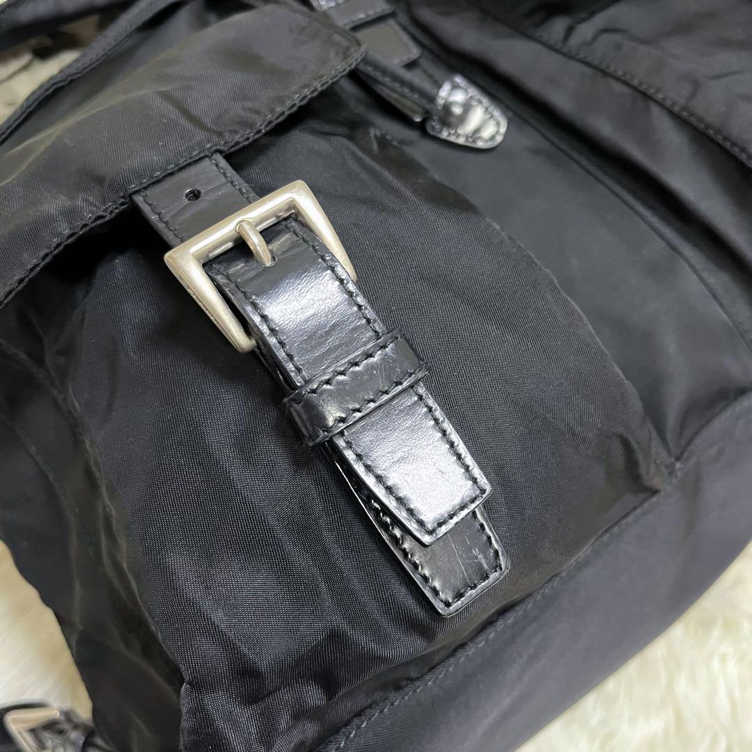美品 プラダ リュック 三角ロゴプレート ナイロン レザー ブラック