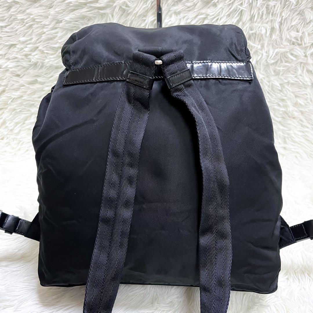 美品 プラダ リュック 三角ロゴプレート ナイロン レザー ブラック