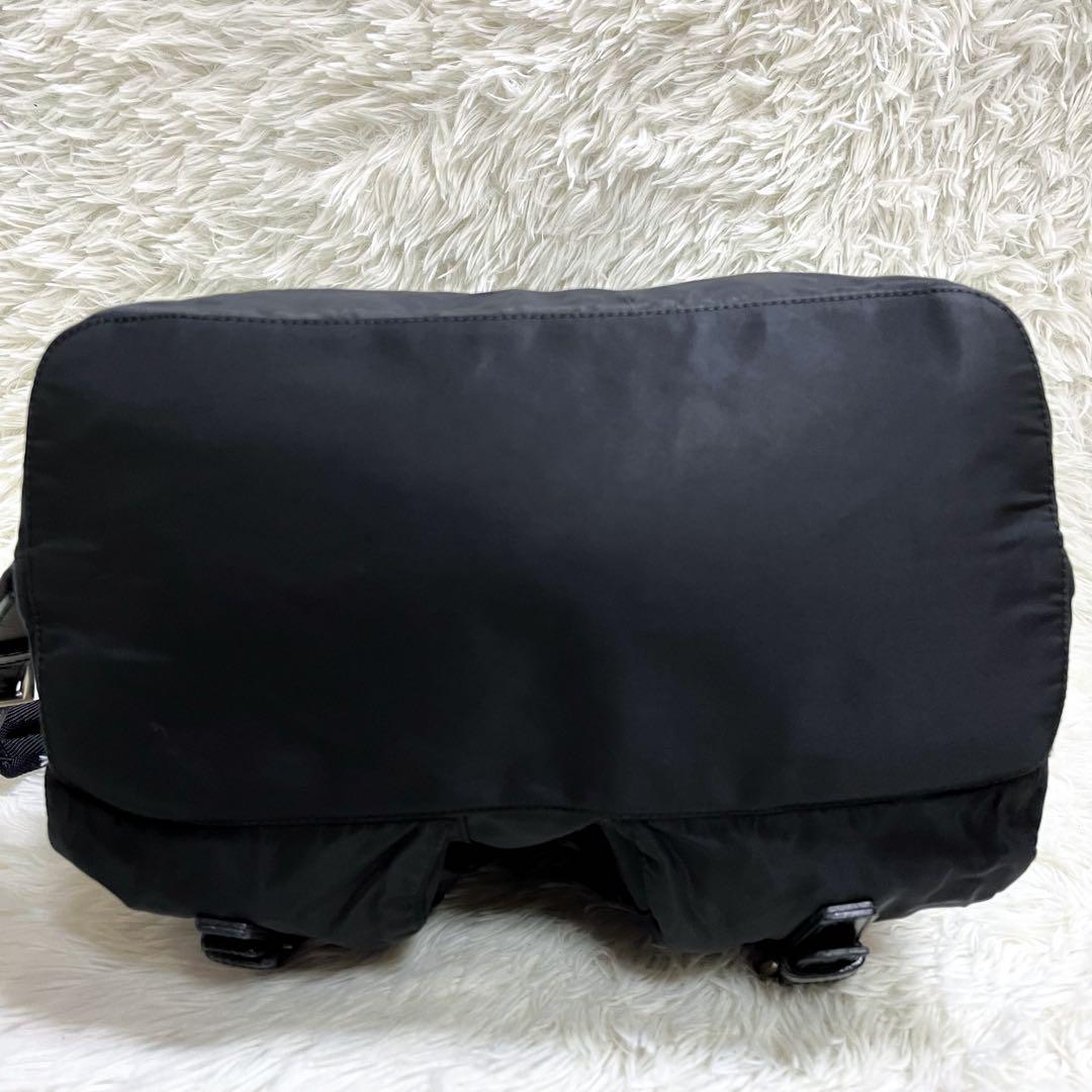 美品 プラダ リュック 三角ロゴプレート ナイロン レザー ブラック