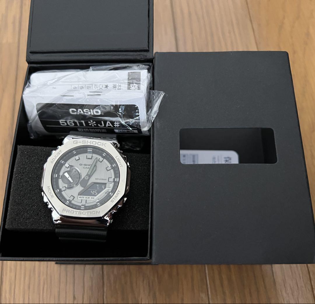 CASIO G-SHOCK GM-2100 シルバー/ブラック