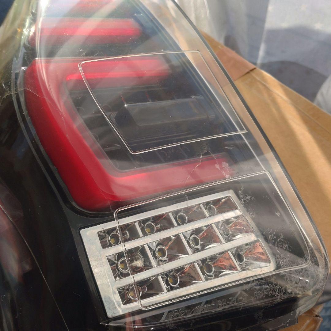 プリウスα レヴィーア　LEDテールランプ ZVW40 41W