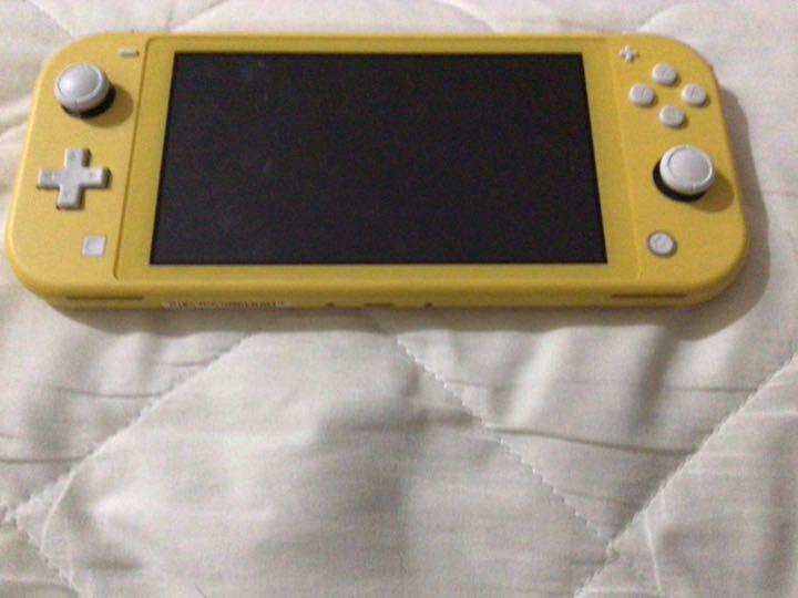 Nintendo Switch NINTENDO SWITCH LITE イエ…