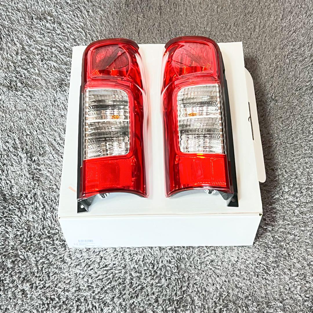 【新車外し】純正★キャラバン NV350 LEDテールライト E26 左右セット