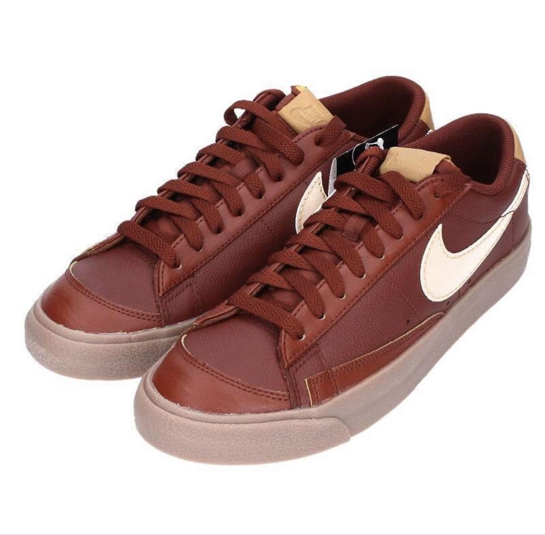 ナイキ　スニーカー　NIKE 28.5cm BLAZER LOW 77 EMB