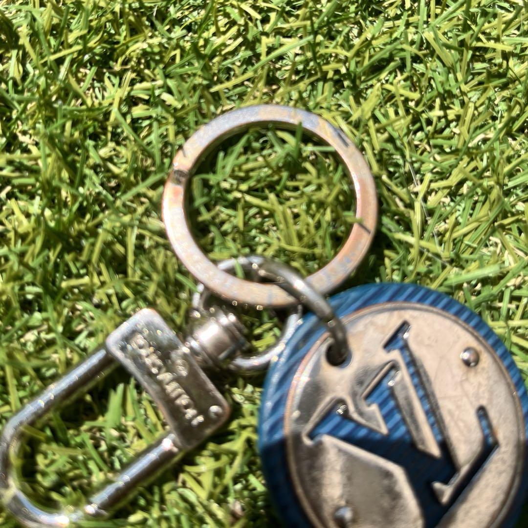LOUISVUITTON エピ　丸型　キーホルダー