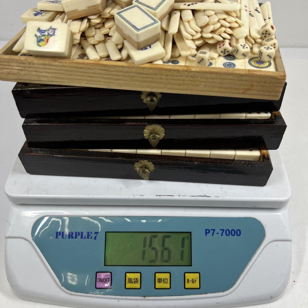 時代 骨製麻雀牌 唐木箱付 パイのみおよそ1325g 東Y7-0527①