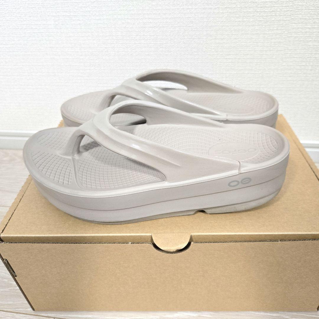 OOFOS Oomega ベージュ 37 厚底