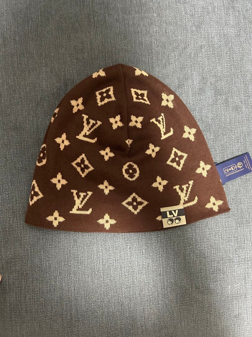 vuitton ニット帽♥に近い