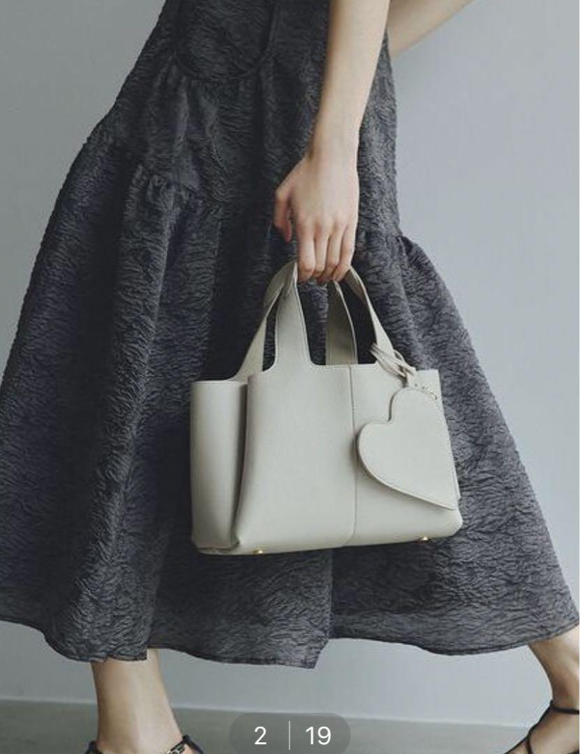 Mila Owenパーテーションミドルトートバッグ